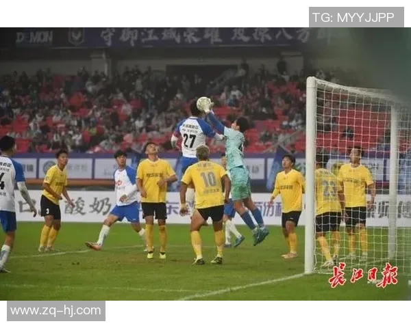 武汉足球队战术变革引发热议球迷热盼新赛季精彩表现与战术创新